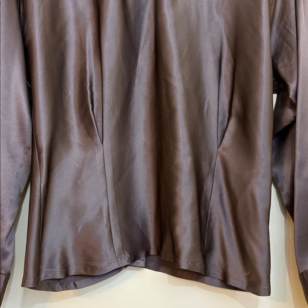 Joanie Char | 100% Silk Brown Button-Back Pleated Yoke Mock Neck Blouse Top 8 - Picture 5 of 17